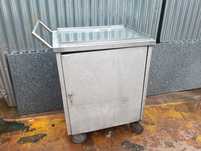 Carrinho em inox