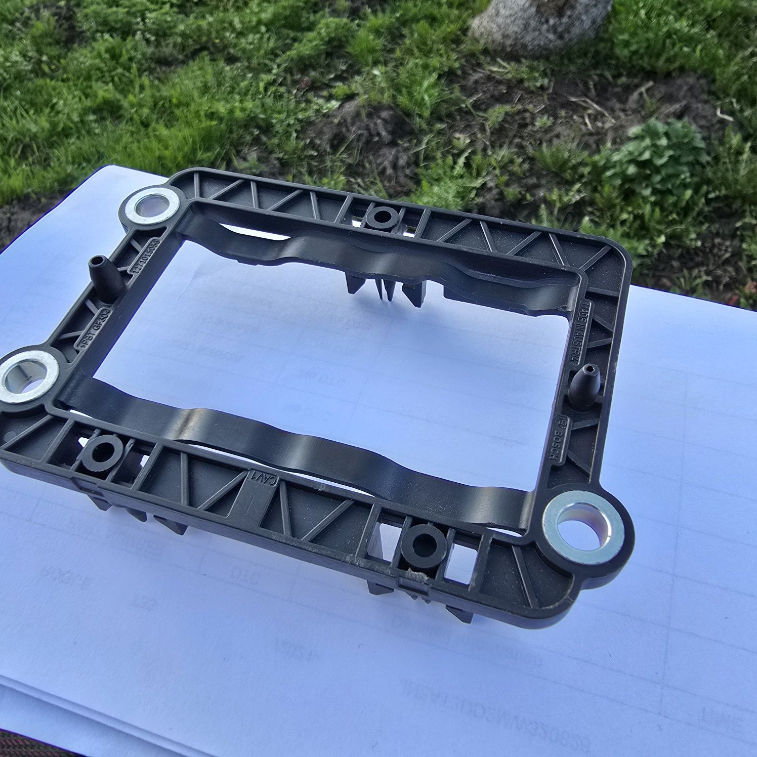 Рамка кронштейн дистроніка Nissan Rogue T33, Mitsubishi Outlender