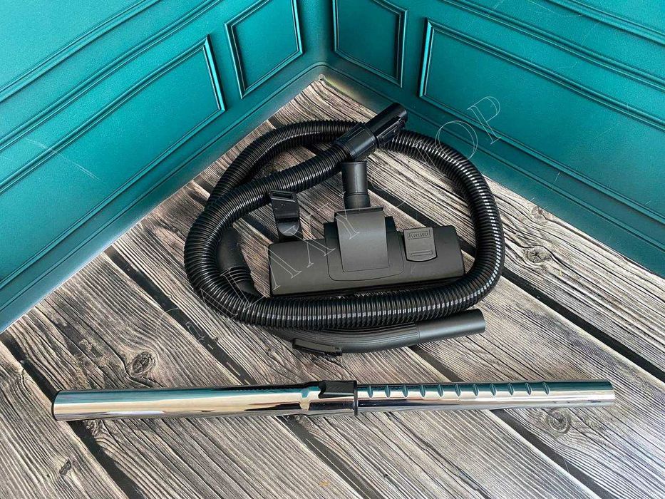 Мощный контейнерный пылесос Rainberg RB-652B 3700 Вт  циклонного типа