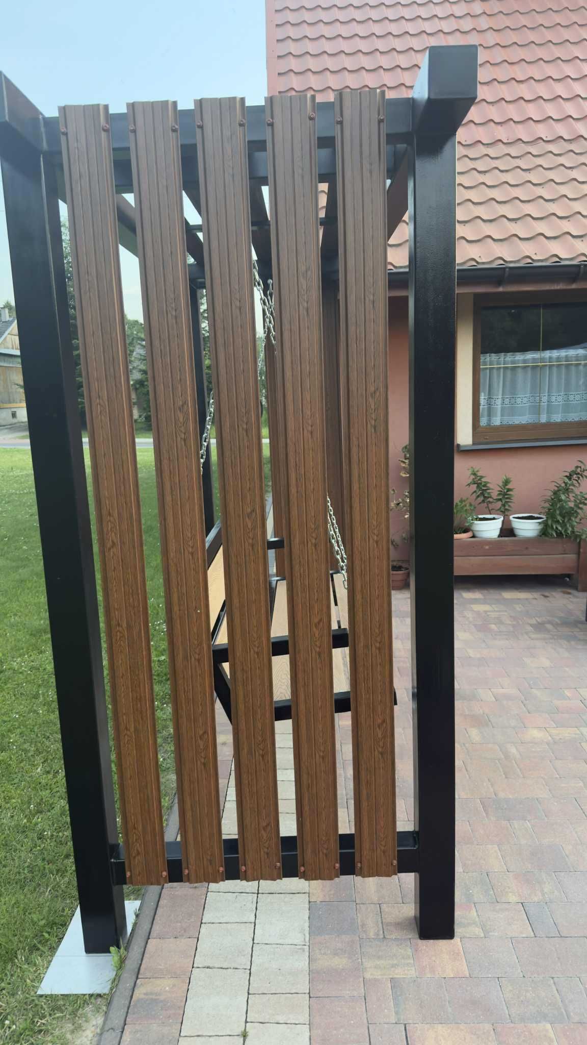 Huśtawka ogrodowa metalowa