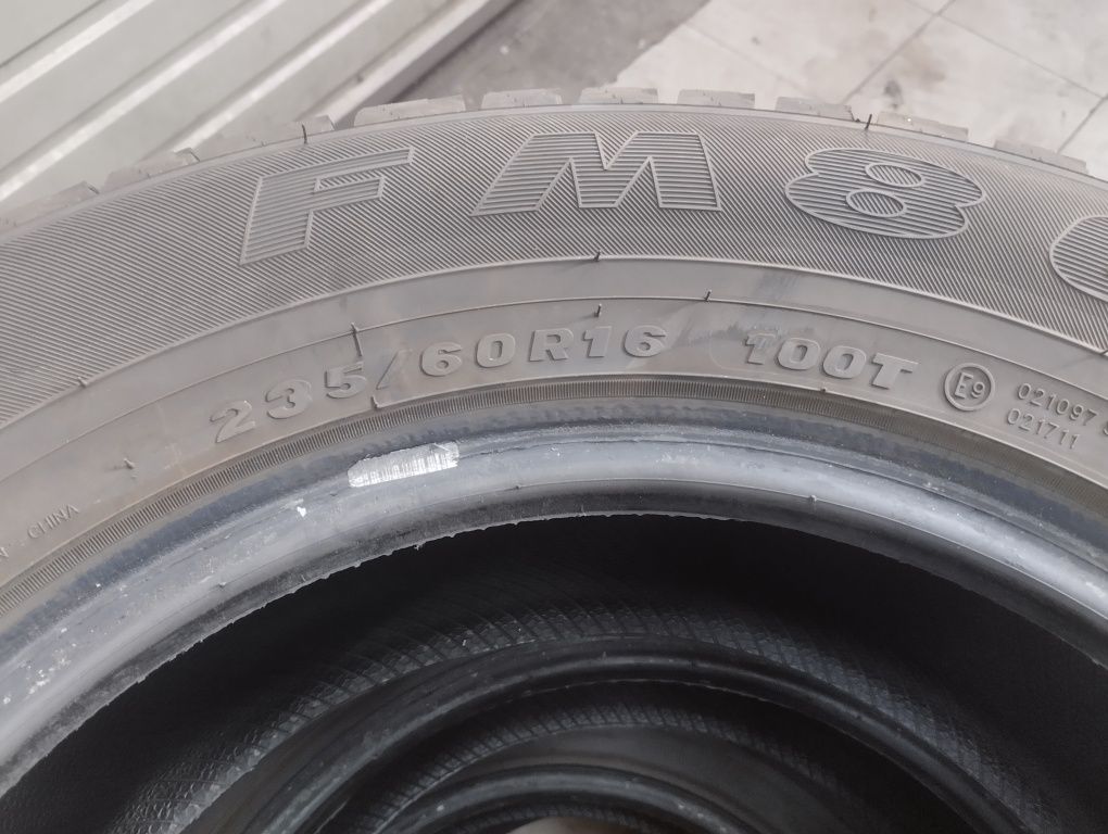 Резина зимова 235/60 r16