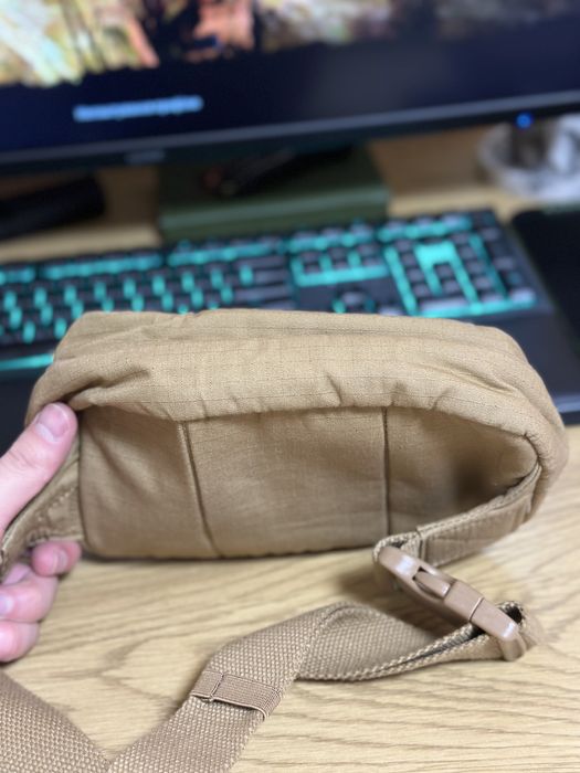 Сумка-бананка Levi's