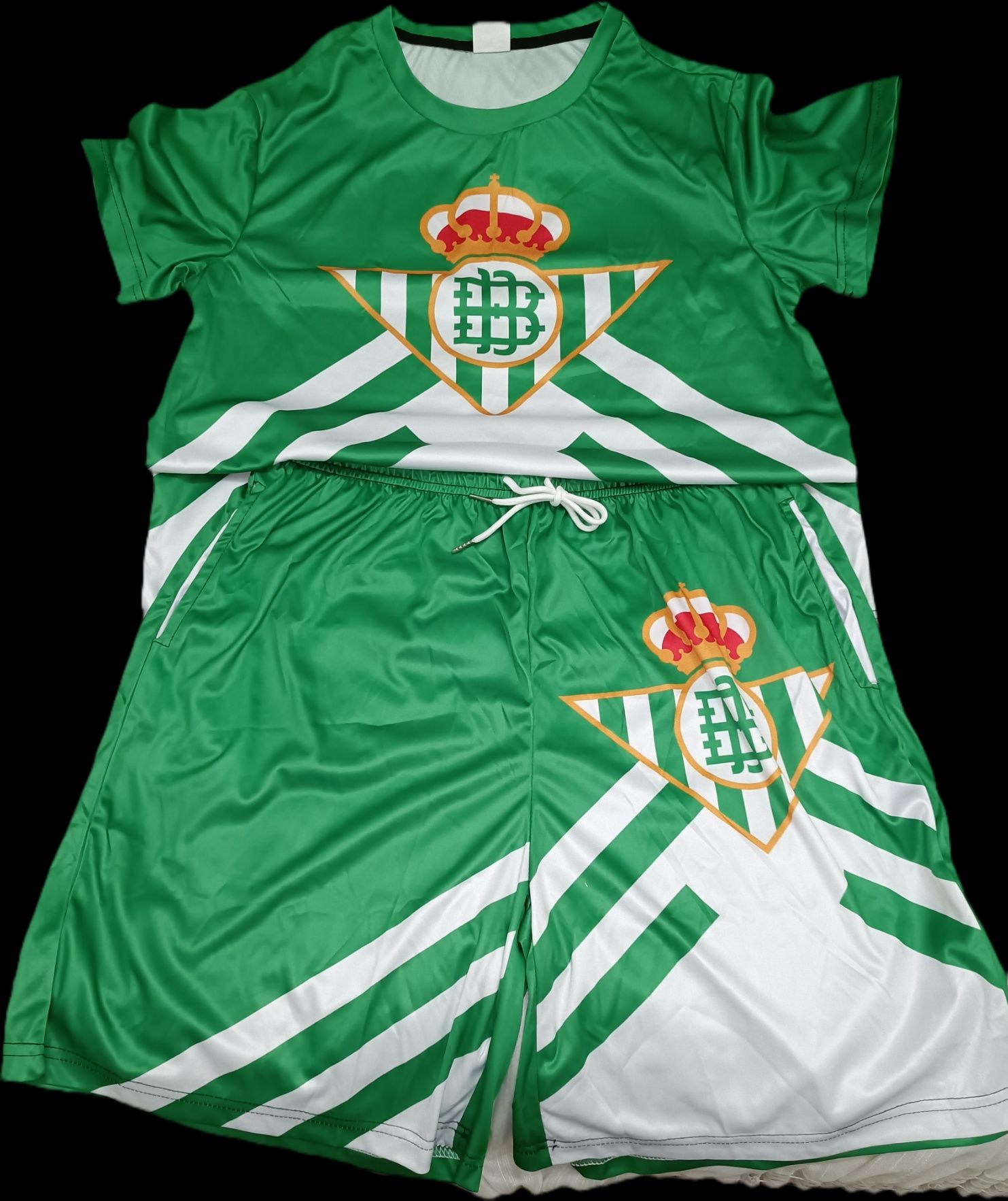 Equipamento alusivo ao Betis