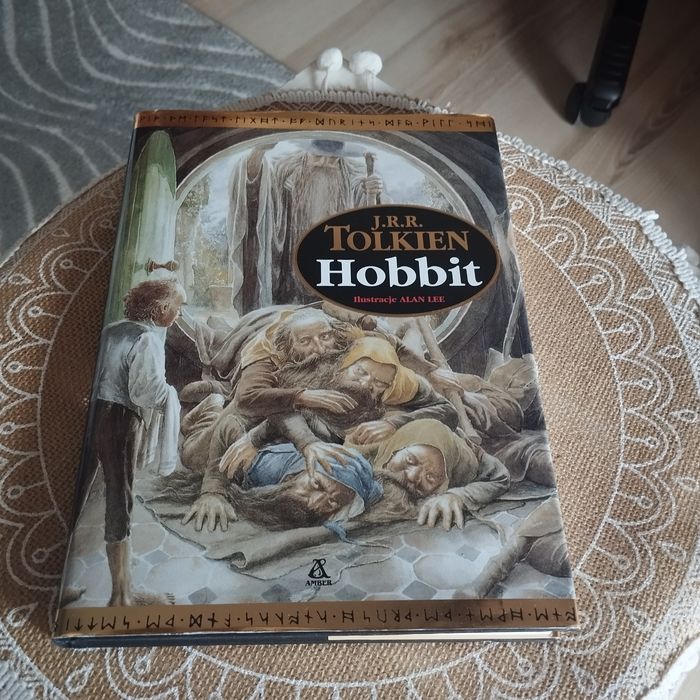 Hobbit J.R.R. Tolkien Amber