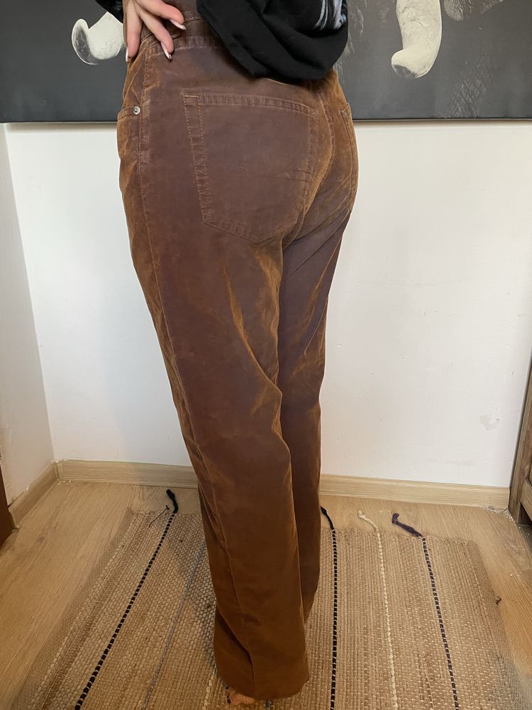 Hugo Boss Montana męskie spodnie sztruksowe W33 L34