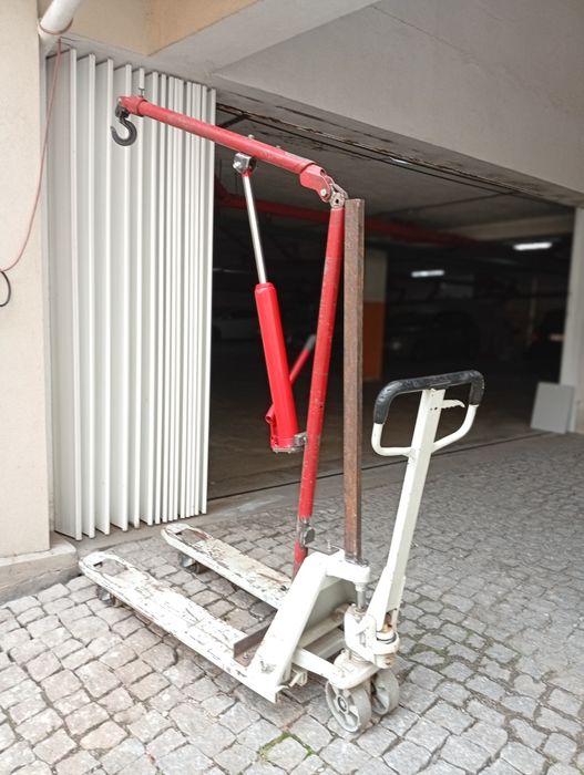 Porta paletes com grua