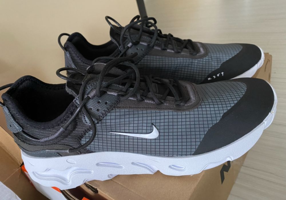 Кроссовки Nike React Live