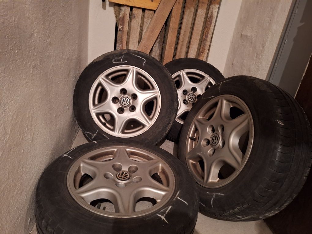 Felgi Aluminiowe R15 7Jx15H2 5x112 Passat B5