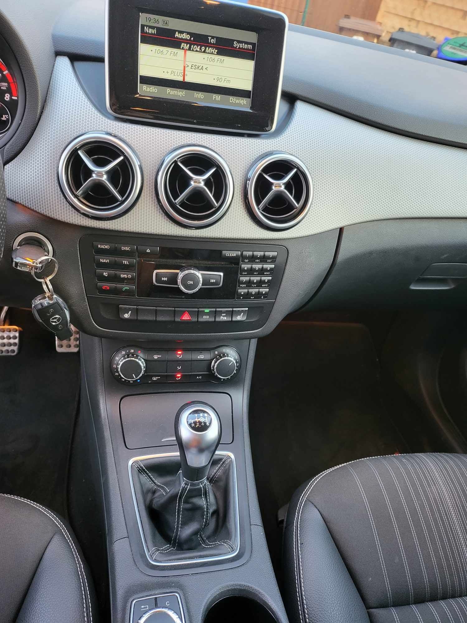 Mercedes B180 14/2015, 1.6benz, 49tys km, bogata opcja