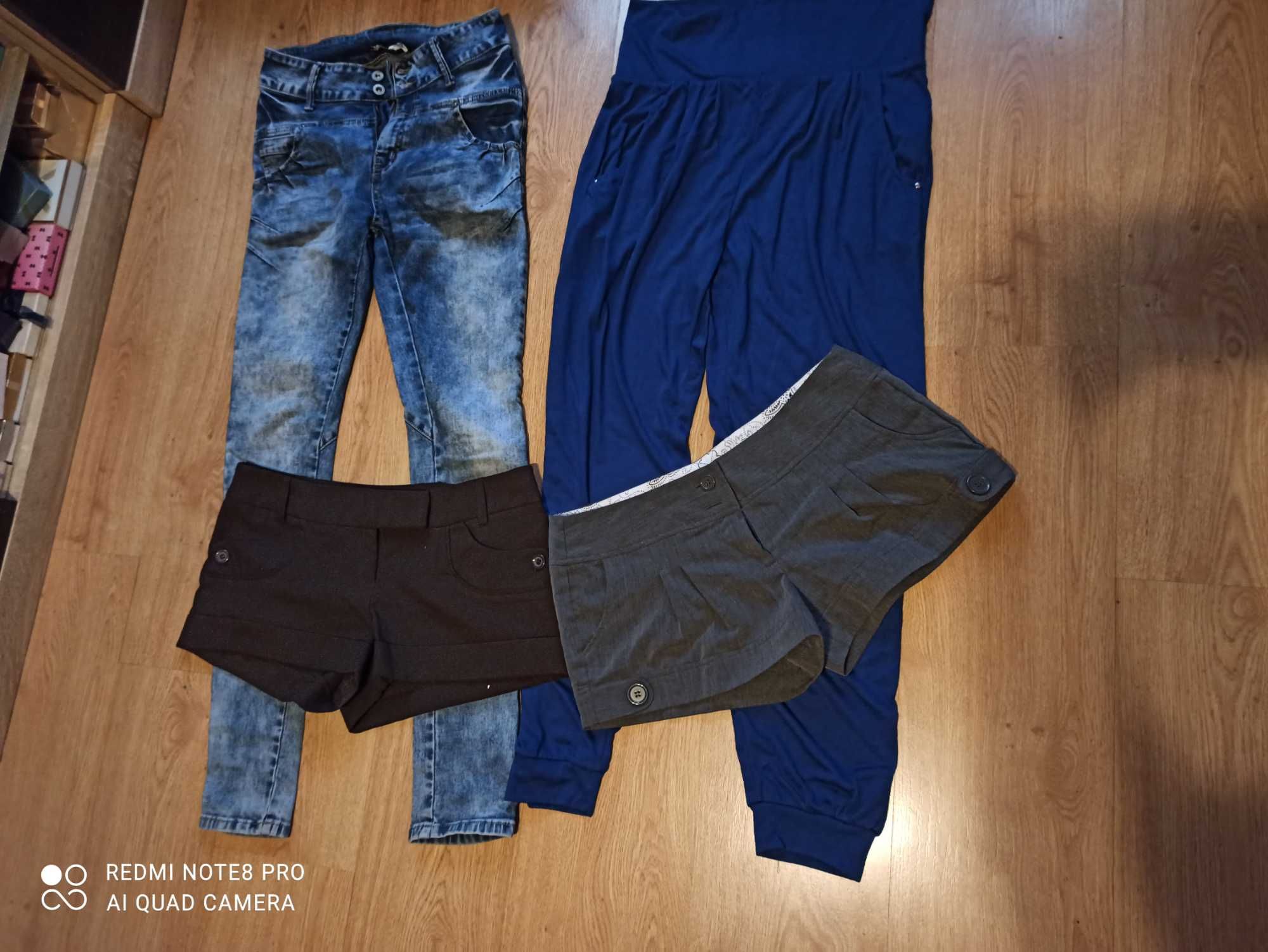 Ubrania w rozmiarze M/L - cały zestaw