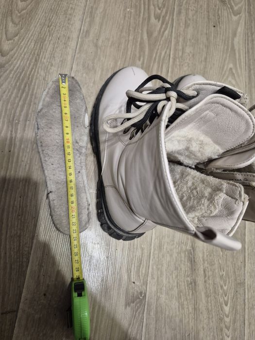 Теплі черевики для дівчинки 36розмір по стєльці 23 см