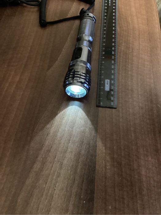 Фанарик  тактический  влагостойкий.