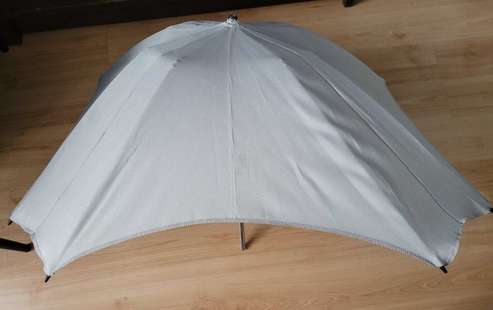 Szara, uniwersalna parasolka do wózka - używana, elastyczna 360
