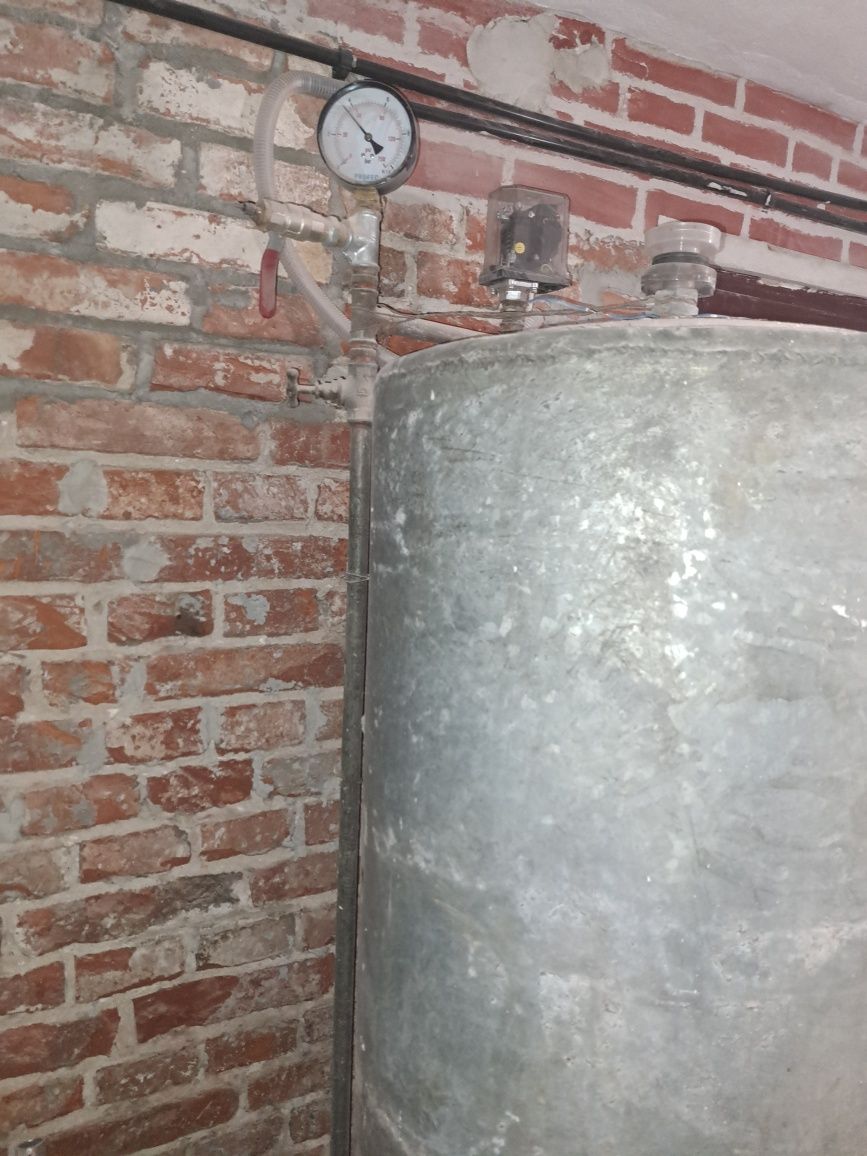 Hydrofor 200l wraz z silnikiem i osprzętem