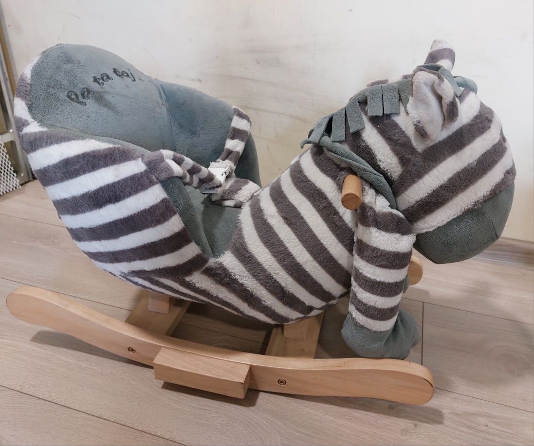 Zebra na biegunach, koń bujany, gra Nefere