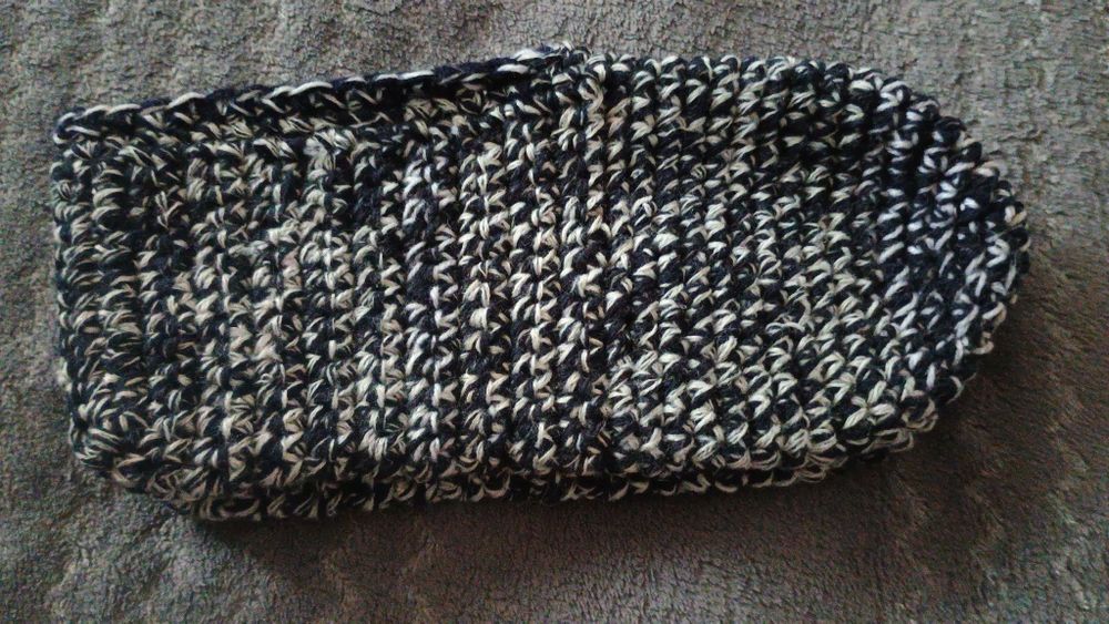 Kapcie czarno-białe r.38