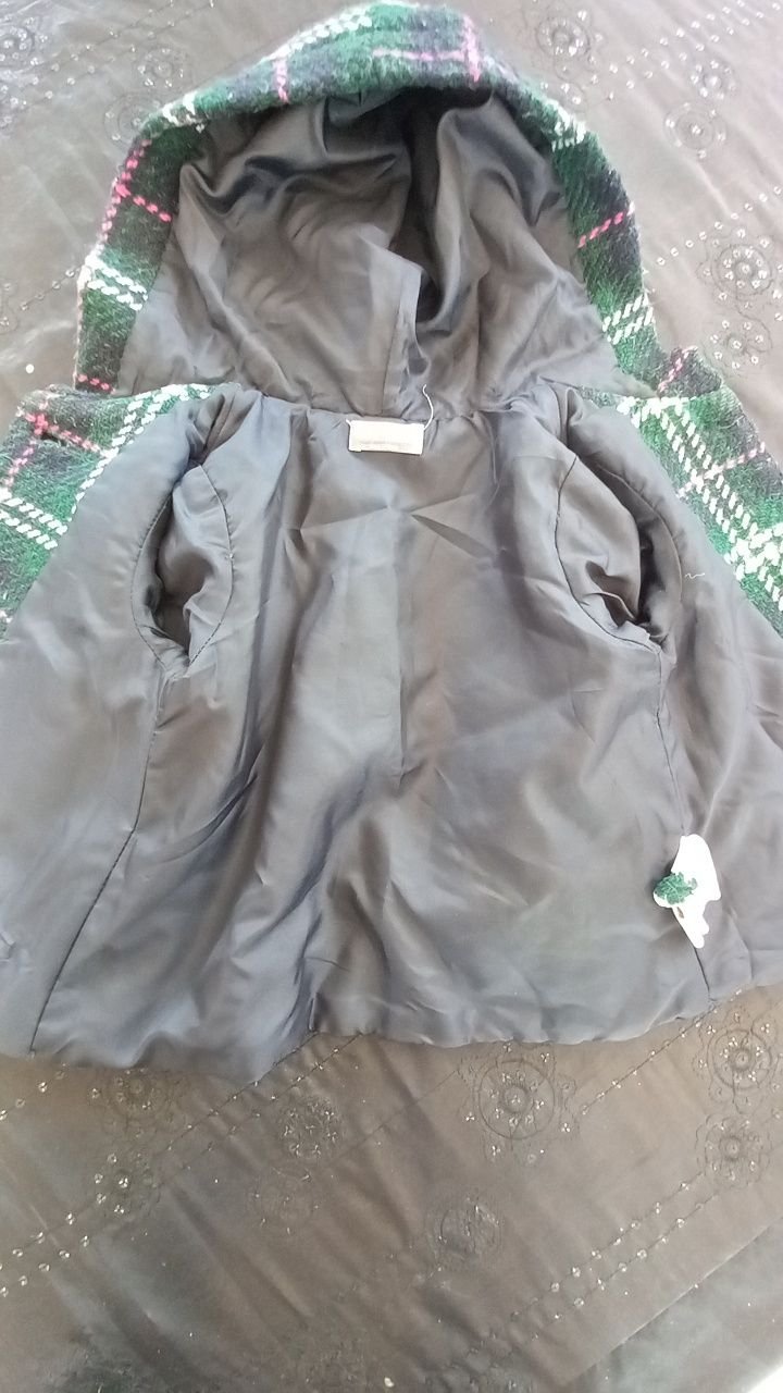 Casaco canadiana menina Zara
Tecido xadrez
Marca Zara
18M / 24M xana