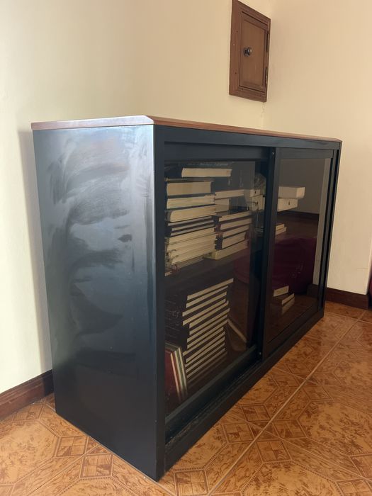 Movel com portas de correr
