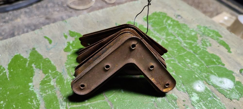 Продам  хлам из гаража, антенна, динамики, уголки