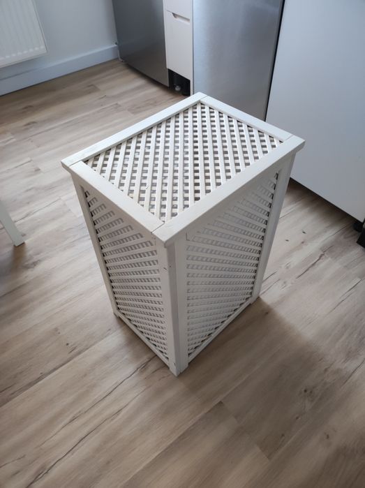 Sprzedam kosz na bieliznę z drewna bambusowego