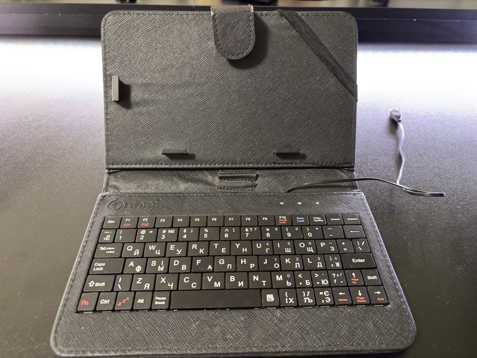 Чехол клавиатура для планшета