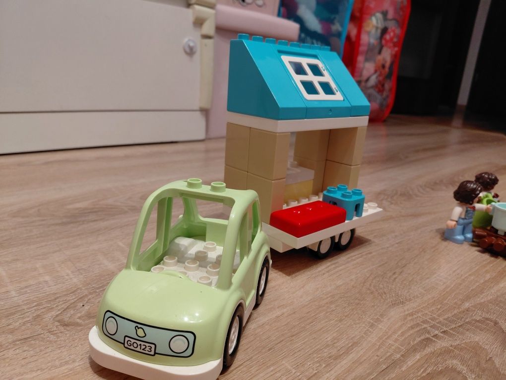 LEGO DUPLO Dom rodzinny na kółkach 10986