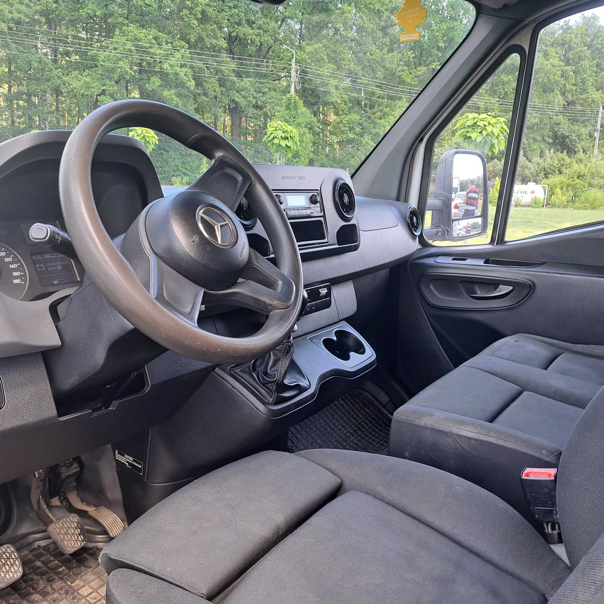 Mercedas-Benz sprinter 314 kontener izoterma W907 faktura Vat