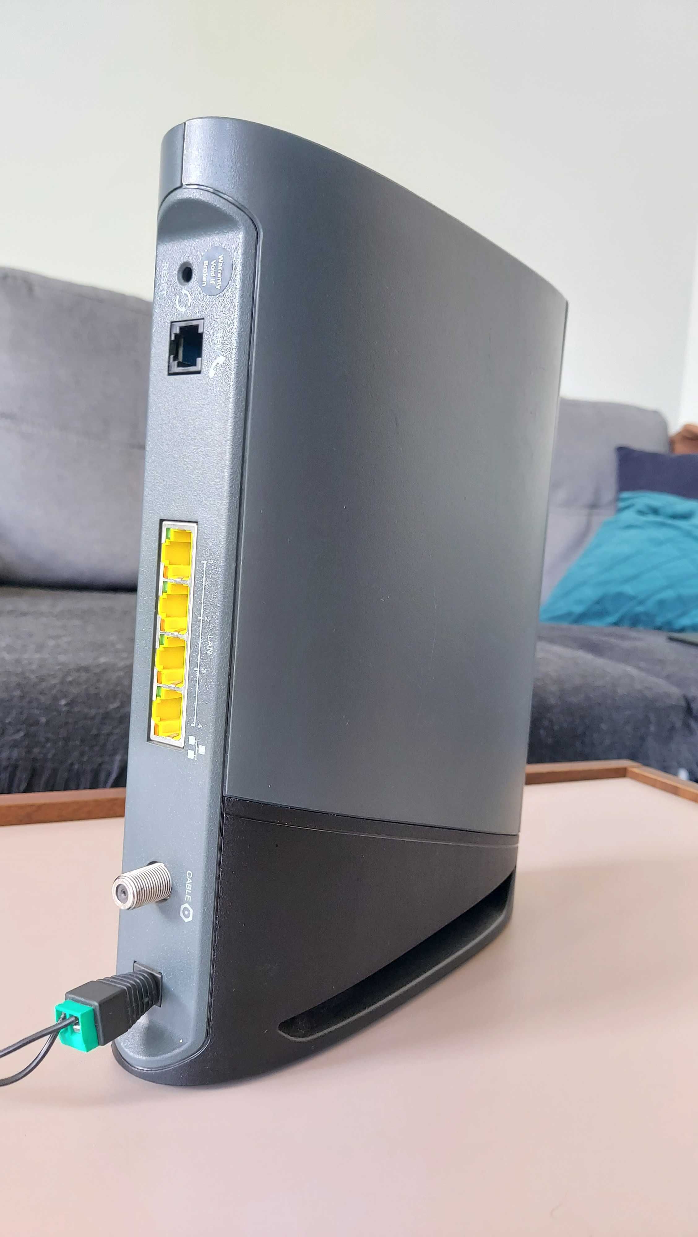 Modem / router kablowy ARRIS TG6441B