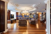 Продажа пентхауса с ремонтом в центре Киева. Кловский спуск 5