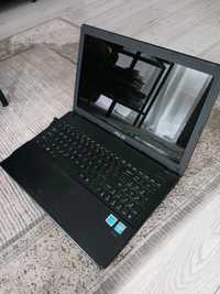 Laptop Asus  R512C