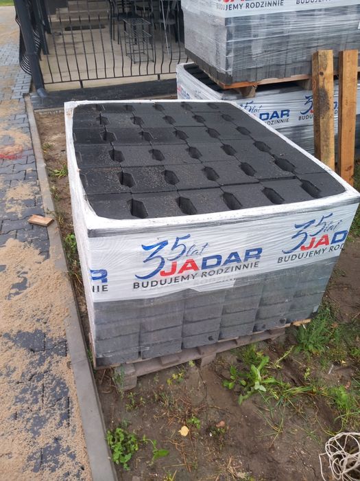 Sprzedam kostkę grafit bechaton 8cm grubosci