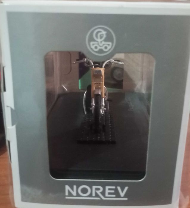 Motos miniatura  de coleção escala 1:18 Piaggio e peugeot 105