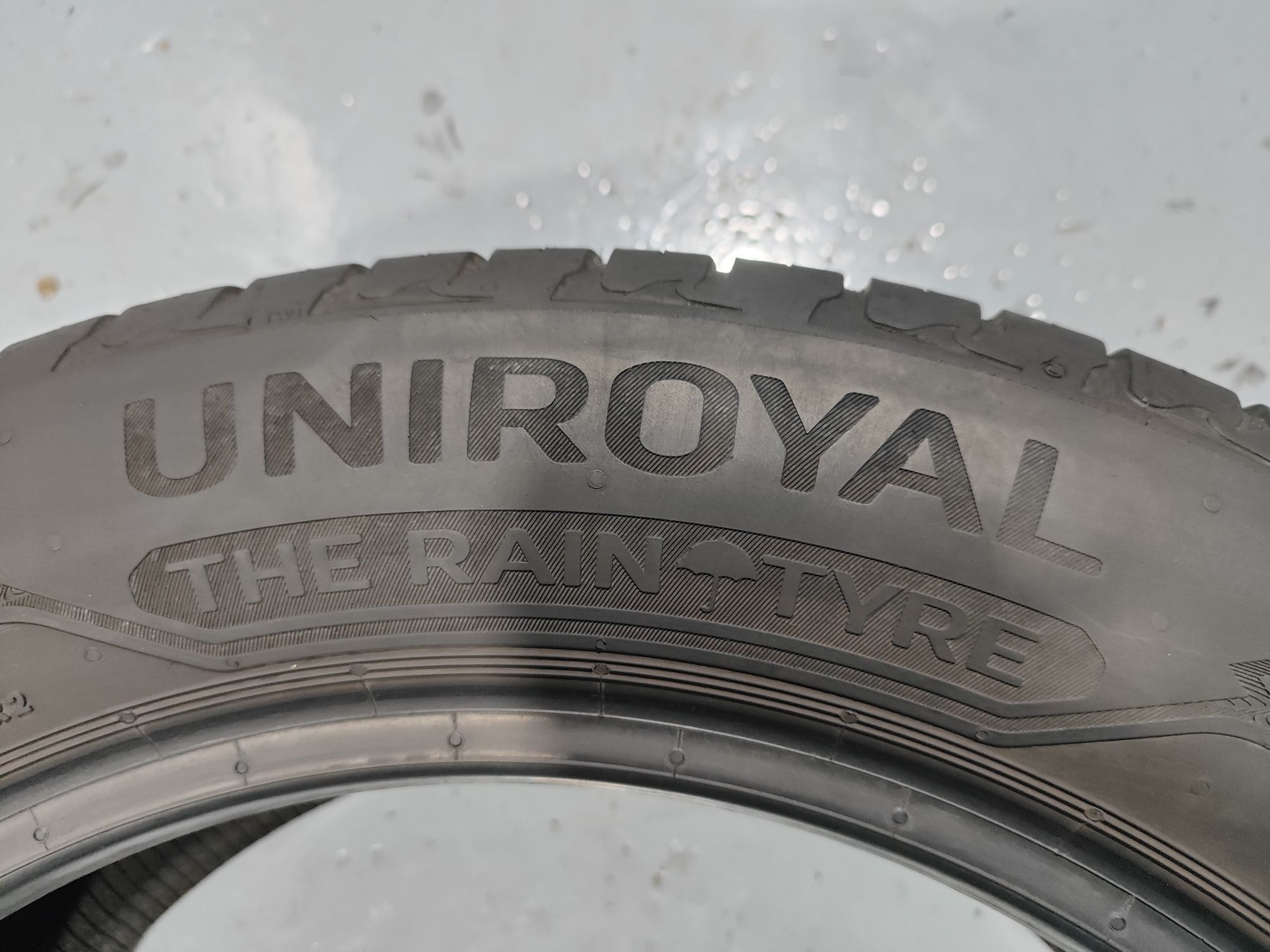 2 pneus semi novos 205-55R16 Uniroyal - Oferta da entrega