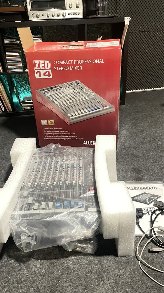 Allen & Heat ZED 14 - mesa de mistura analógica com caixa