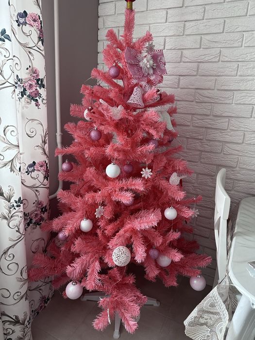 Продам ялинку рожеву