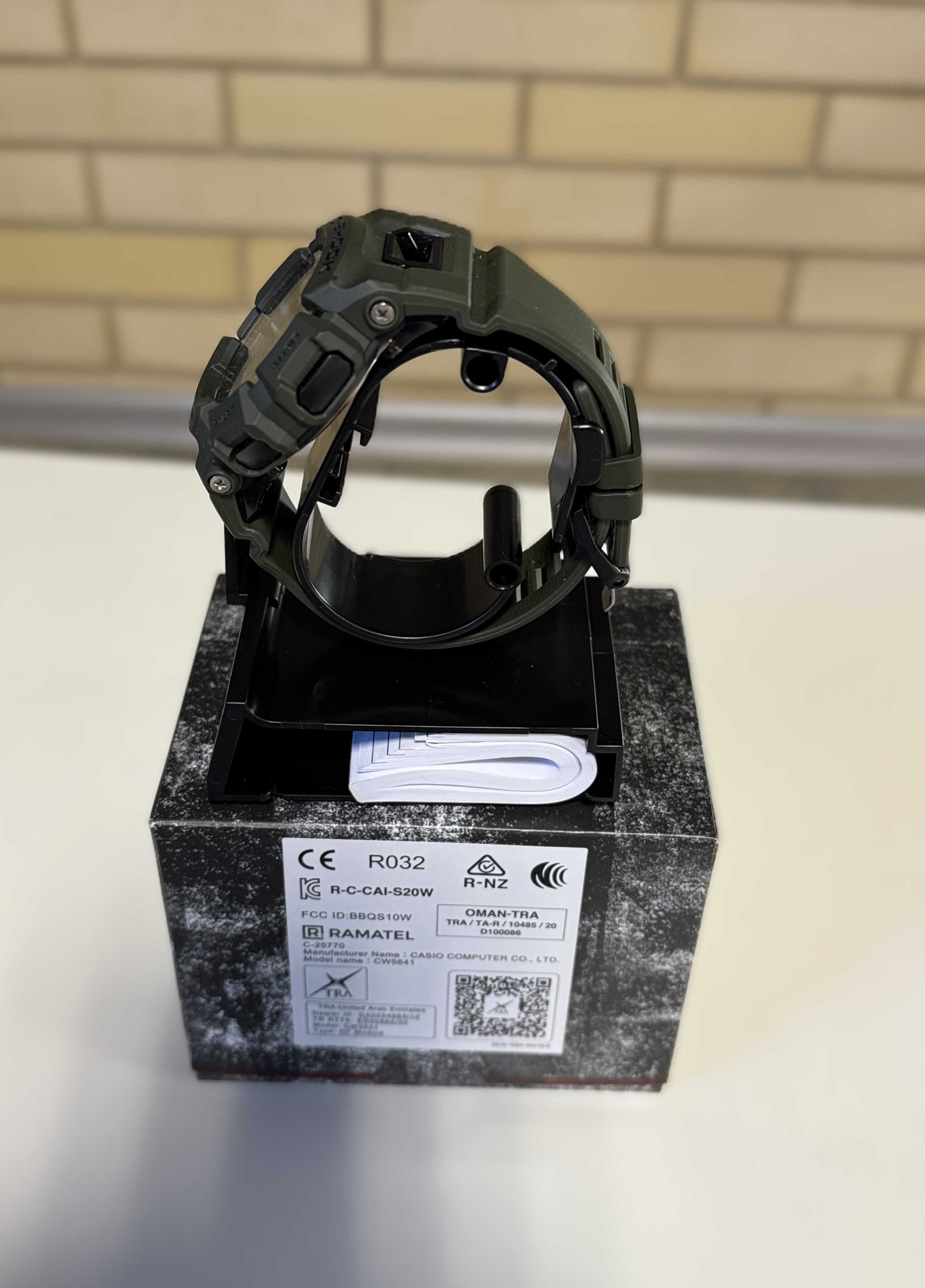 Часы Casio G-Shock GBA-900UU-3A Олива  Новые из США