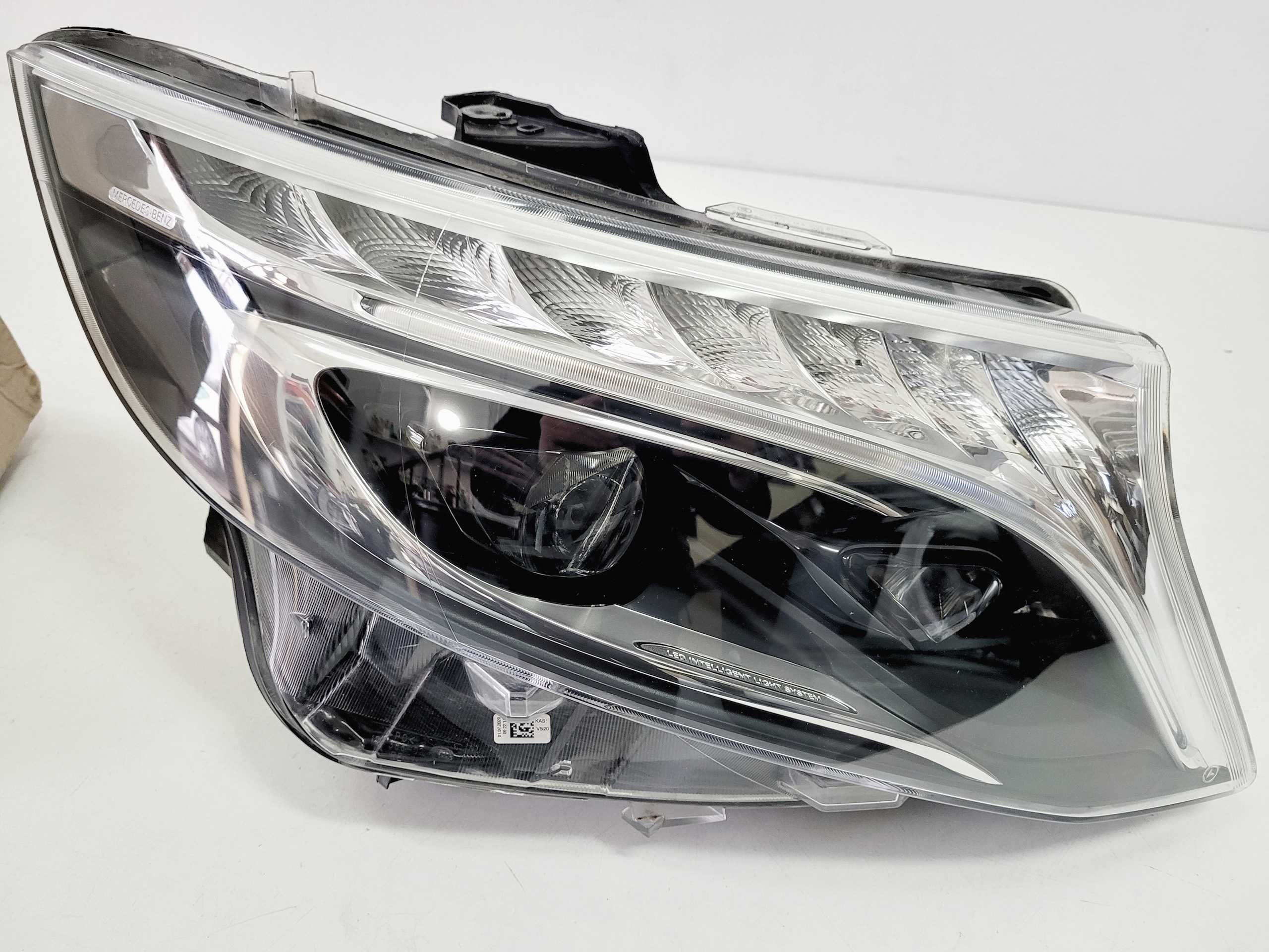 Mercedes VITO V-klasa W447 - Lampa przednia PRAWA FULL LED ILS - igła