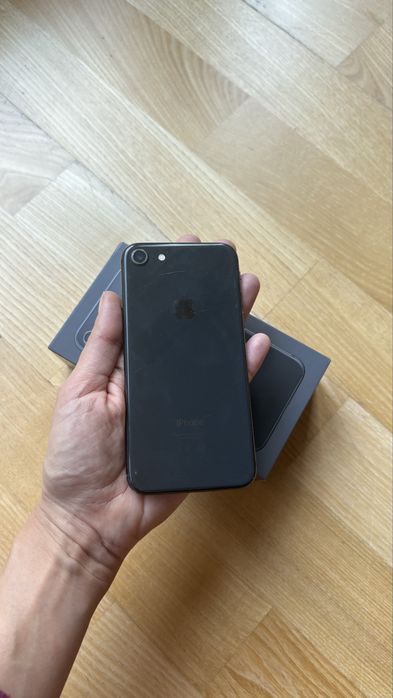 iPhone 8 128GB bateria 82%