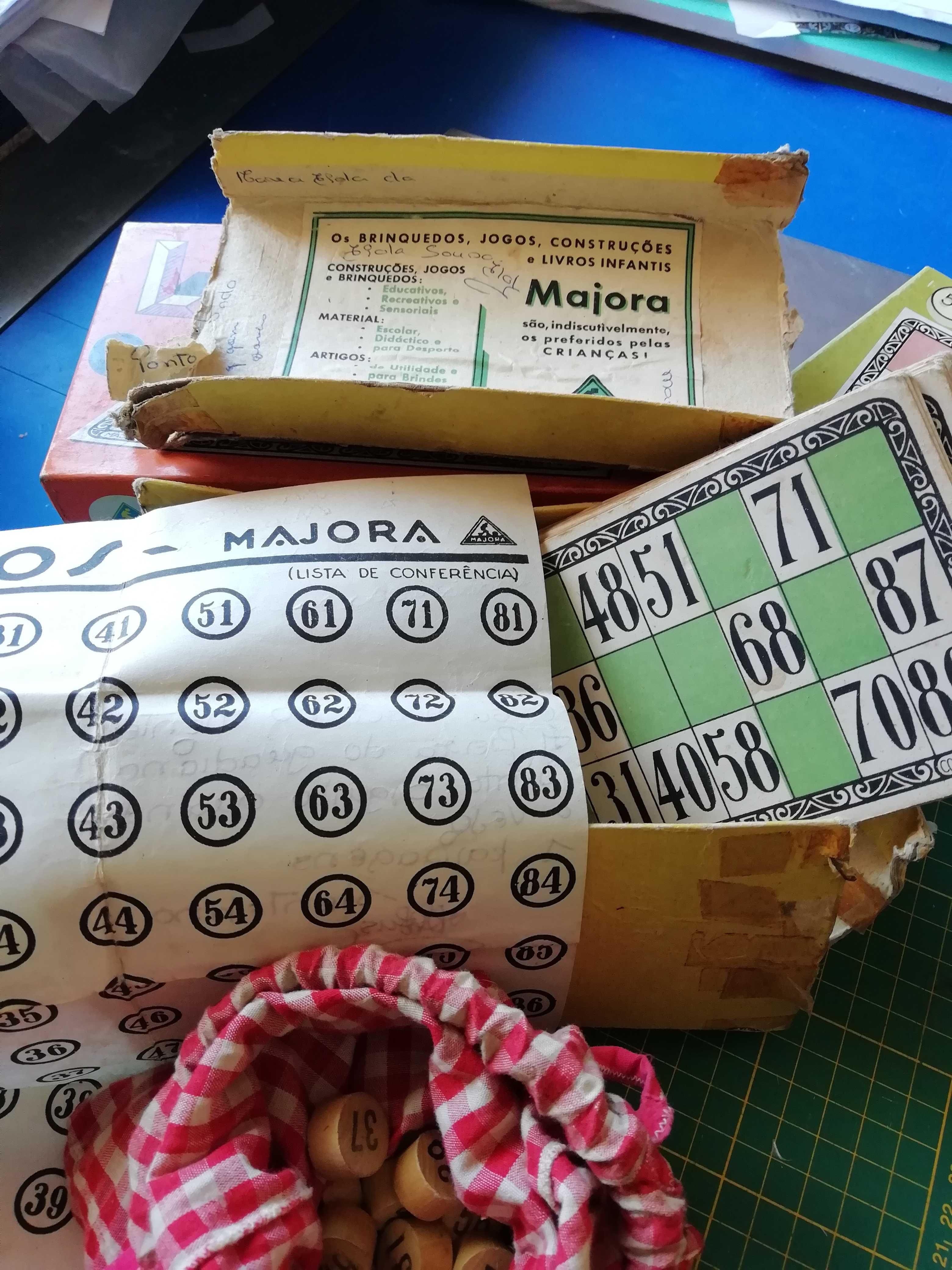 Jogos antigos - Loto, dominó e outros