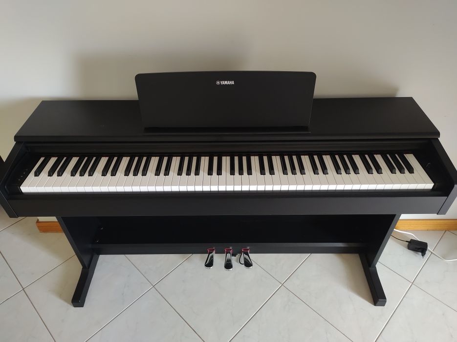 Piano Yamaha YDP-145 B Arius