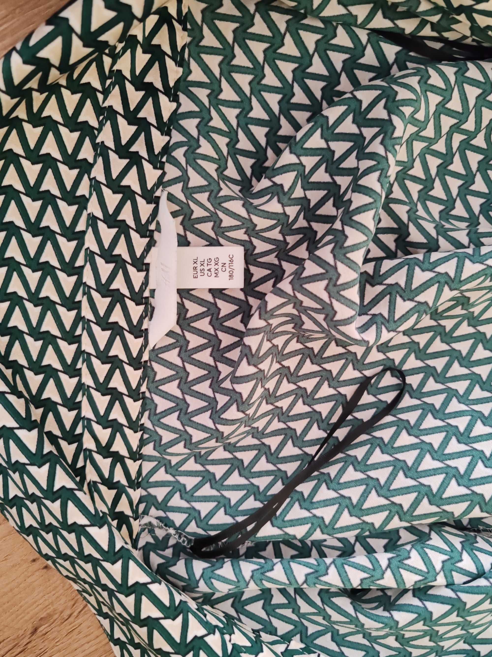 Ciekawa kopertowa sukienka H&M rozmiar ok 44/46 poliester