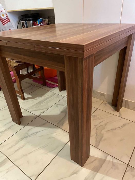 Стіл розкладний кухонний, колір горіх.