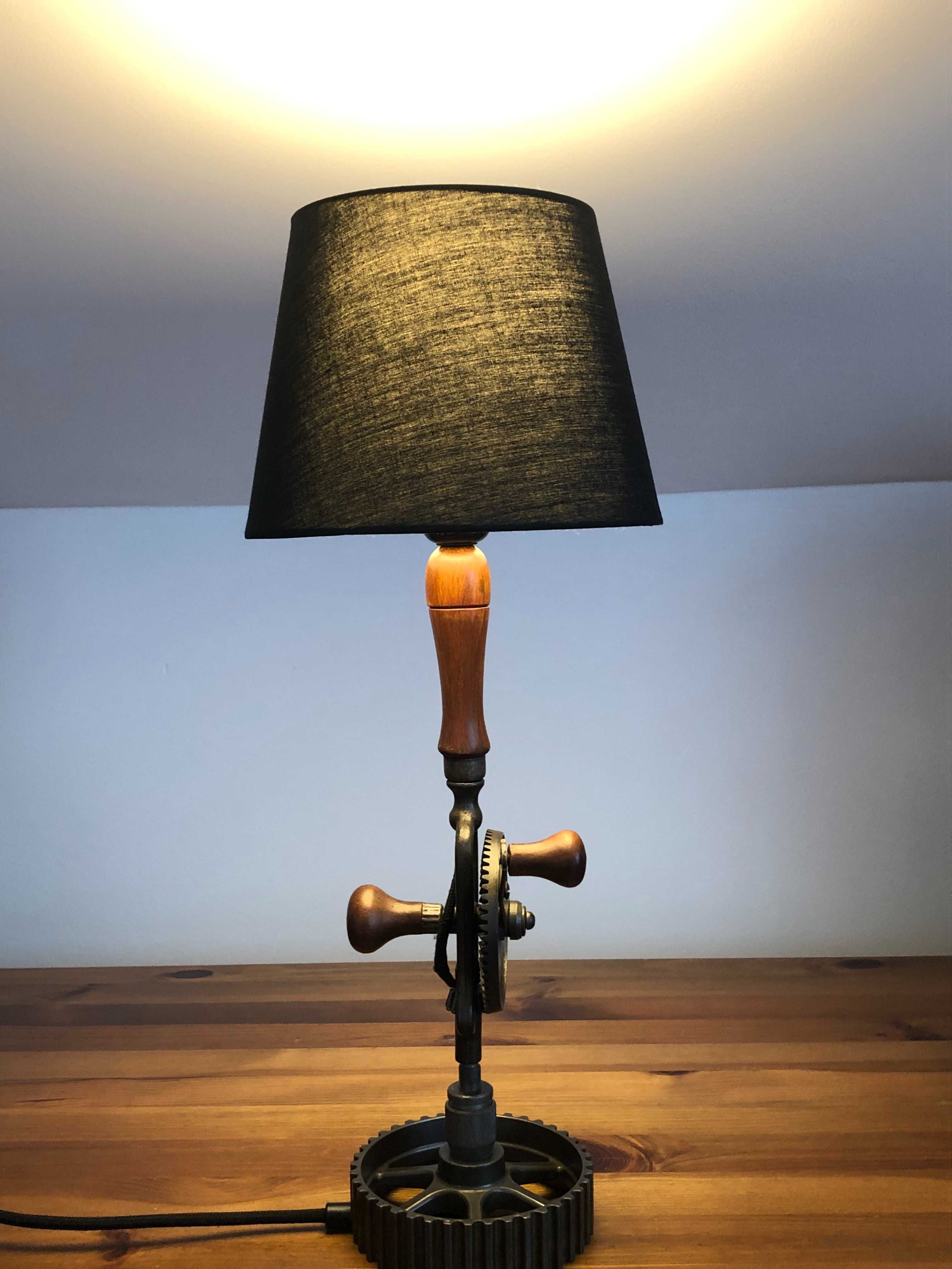 Oryginalna lampa stołowa w stylu industrialnym – nowa, rękodzieło