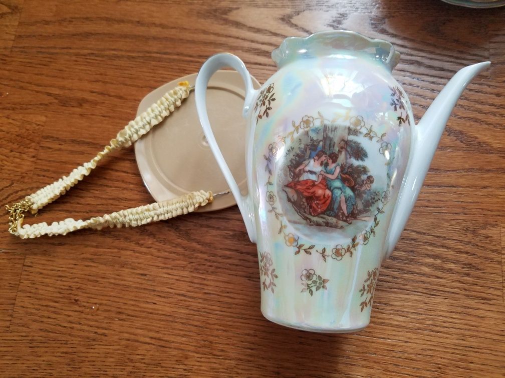 Сервиз Madonna, Кофейник и блюдца Мадонна KAHLA (GDR)