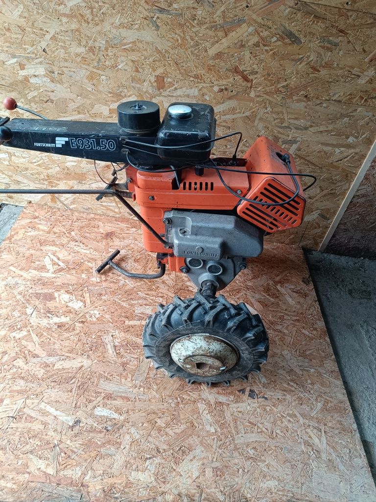 Traktorek Fortschritt E931,50