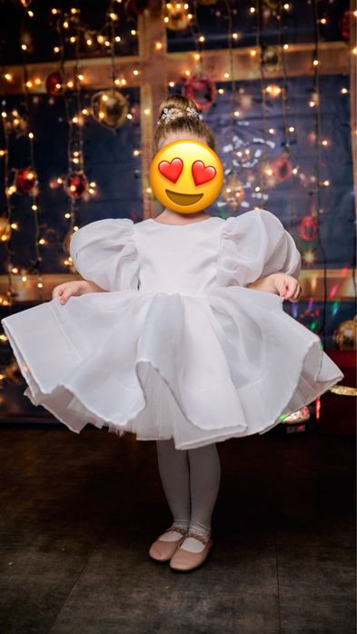 Святкова сукня для дівчинки