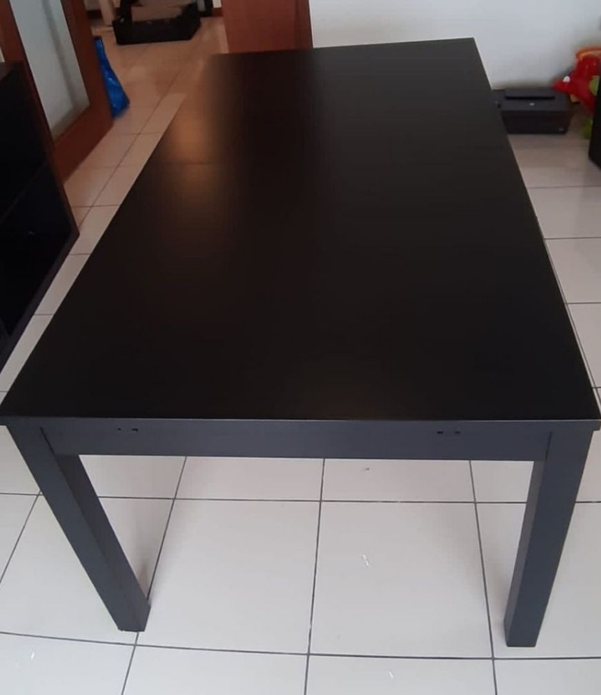 Mesa de jantar extensivel preta