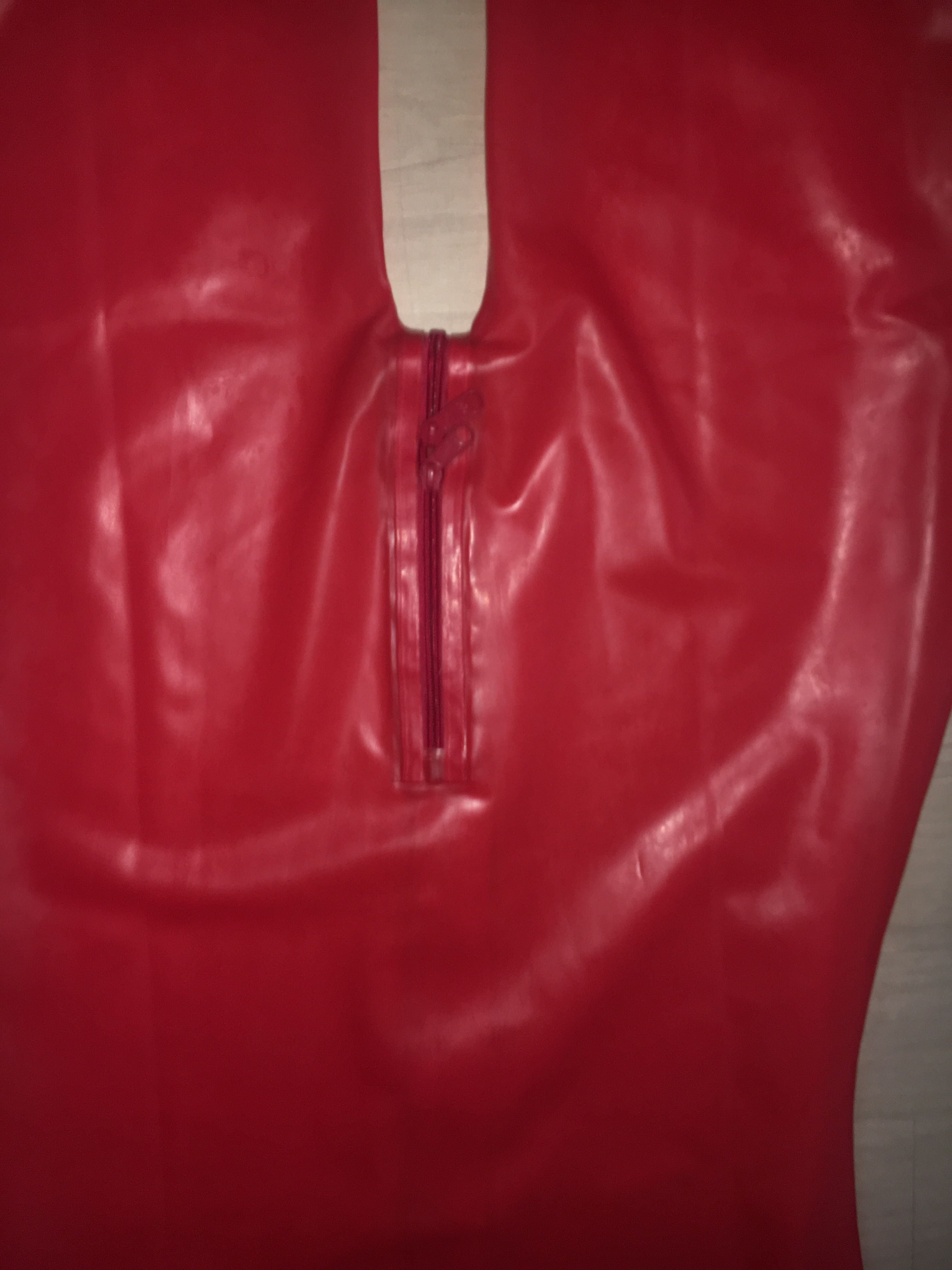 998/ PROMO OD RĘKI  Nowy kombinezon catsuit L czerwony 3 suwaki latex