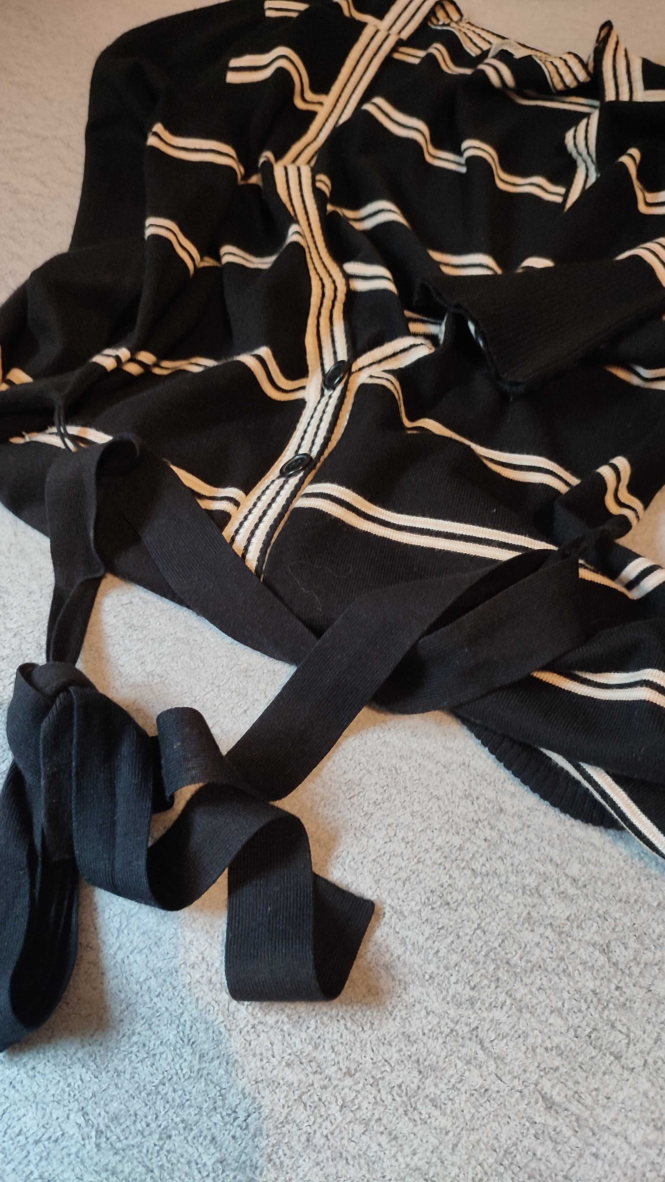 Sweter damski kardigan zapinany na guziki w paski pasek dekolt V  42