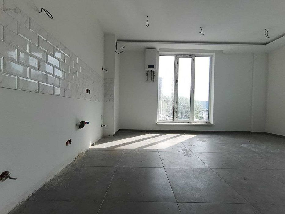 Двокімнатна квартира с.Гатне  з ремонтом в новобудові.